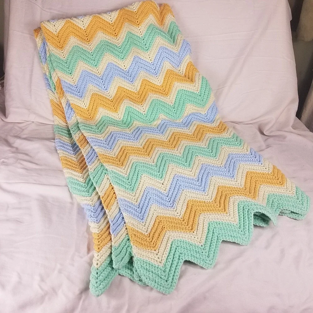 Handmade Afghan Blanket 80x78 Multi Excellent Vintage Chevron Crocheted